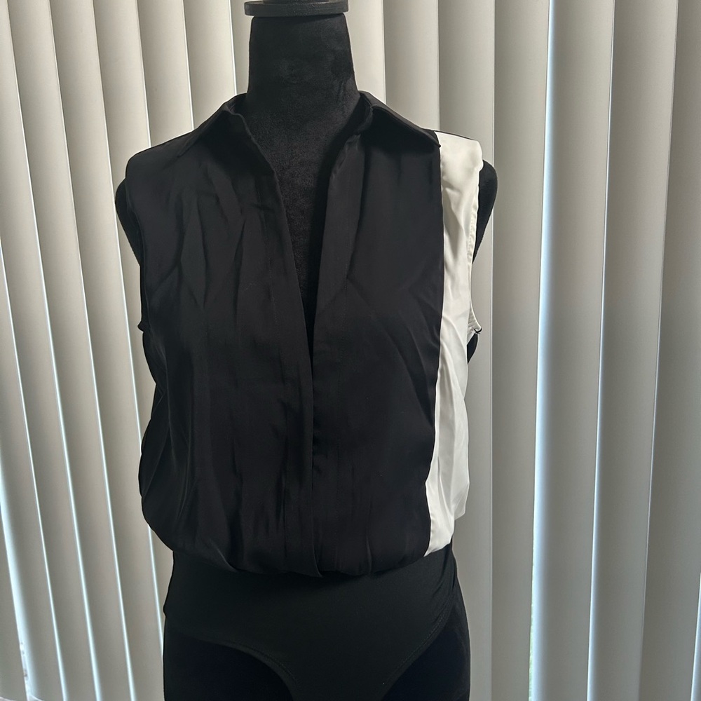 Fashion Nova  Black and White Sleeveless Bodysuit